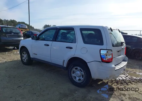 2008 Ford Escape Xls/Xls Manual z USA, uszkodzony, nr VIN 1FMCU02Z08KC97540